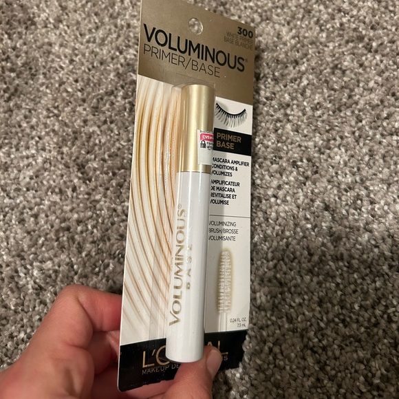 Voluminous primer based for mascara Loreal - Picture 2 of 4